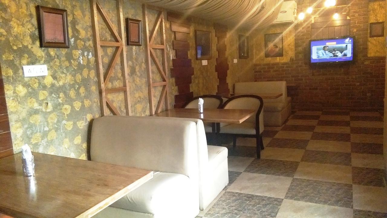 The White Klove Neu-Delhi Exterior foto