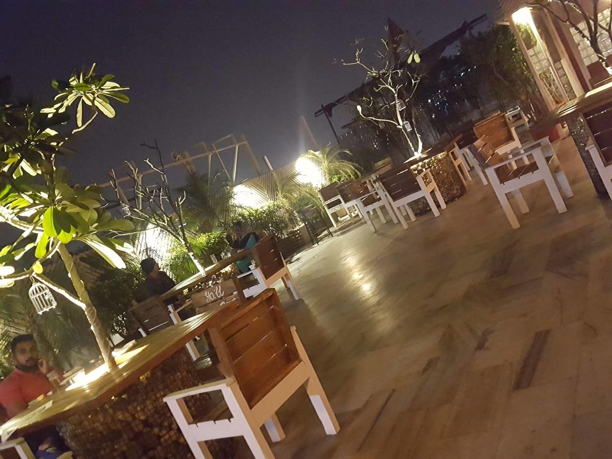 The White Klove Neu-Delhi Exterior foto