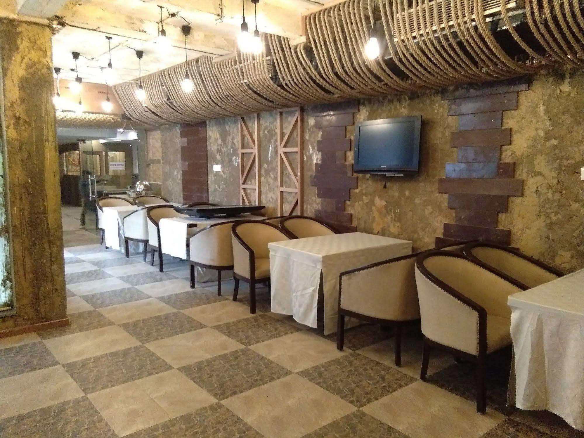 The White Klove Neu-Delhi Exterior foto