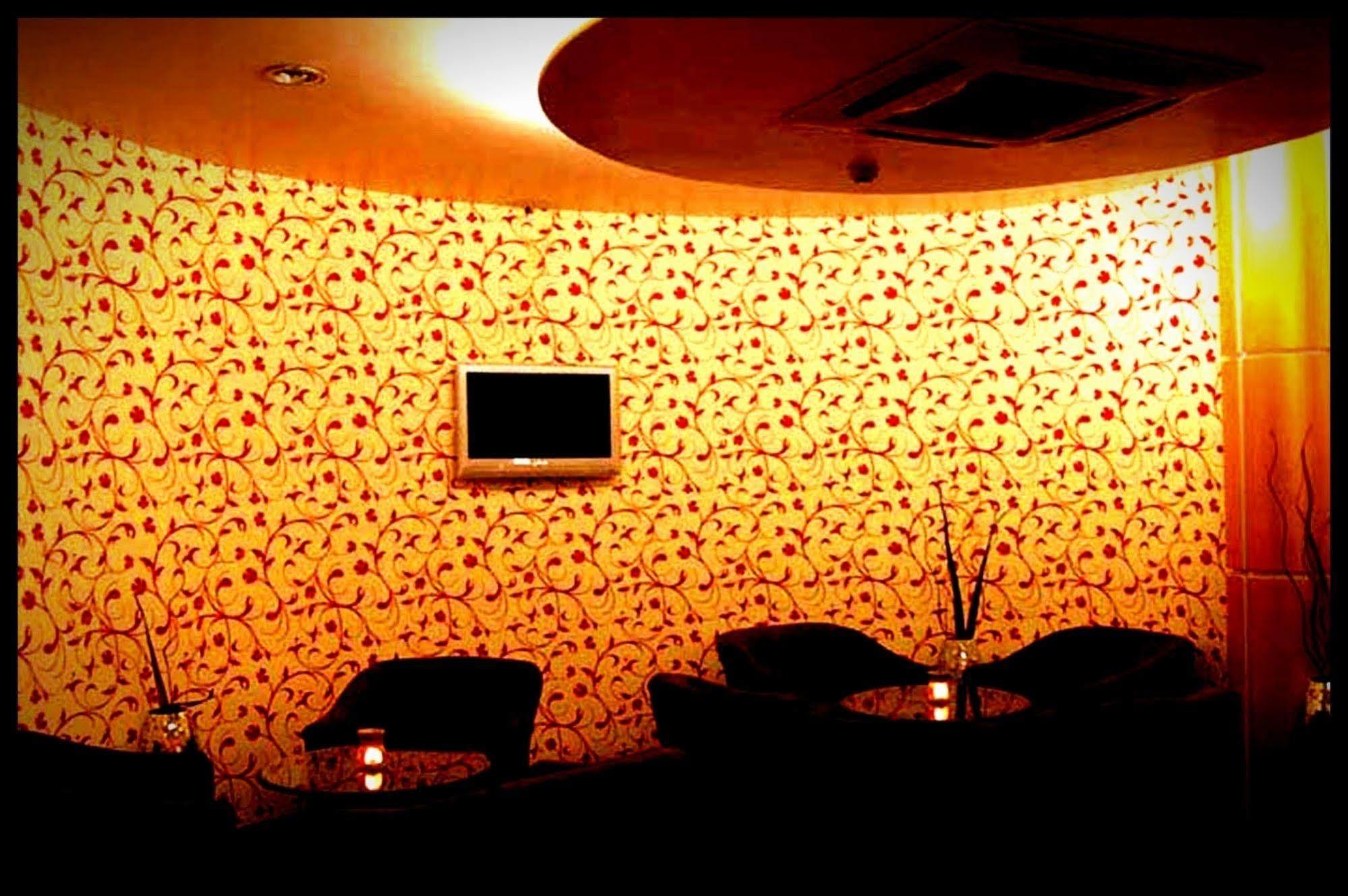 The White Klove Neu-Delhi Exterior foto