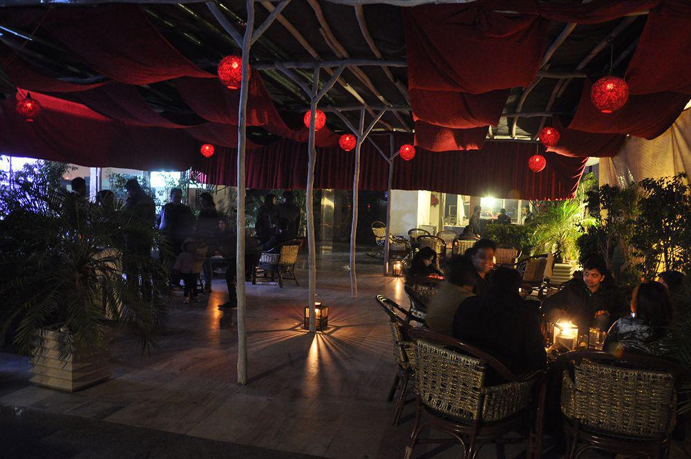 The White Klove Neu-Delhi Exterior foto